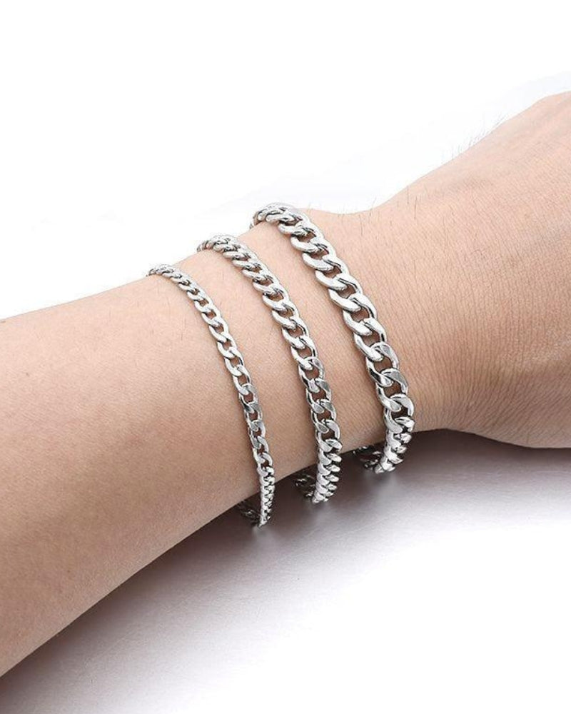 Lunaverdei Chained Bracelet
